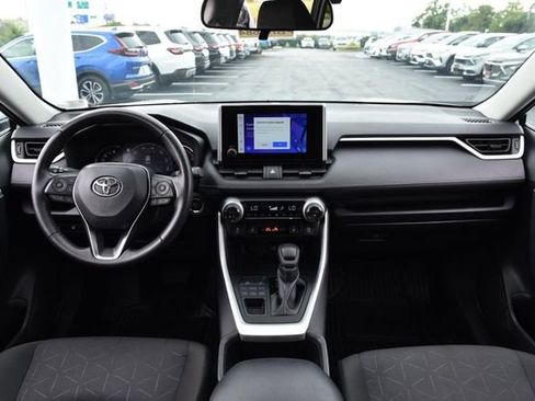 Used 2025 Toyota RAV4 XLE w/ Weather Package AWD/4WD image 7