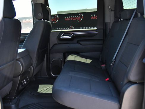 Used 2025 Chevrolet Silverado 2500 LT image 38