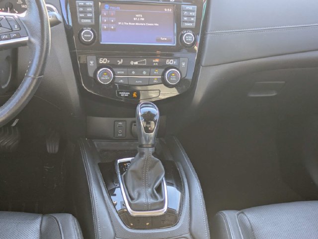 Used 2017 Nissan Rogue SL w/ SL Premium Package FWD image 20