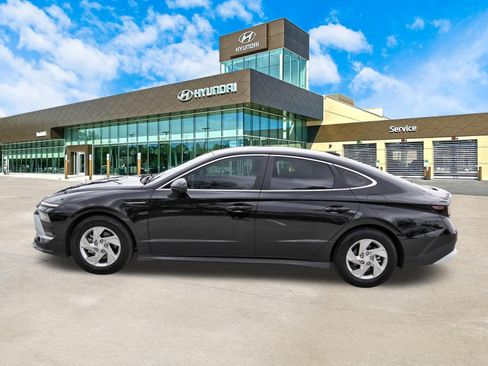 Used 2025 Hyundai Sonata SE FWD image 9