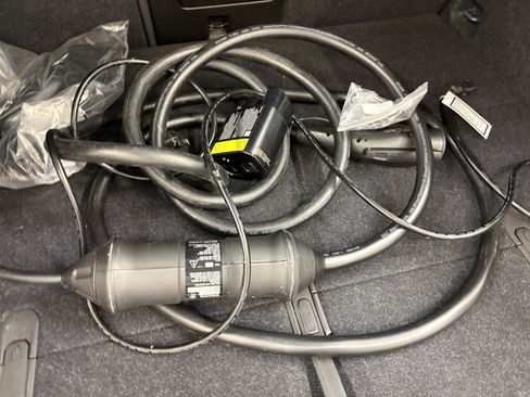 Used 2023 Volvo C40 P8 Recharge Ultimate image 10