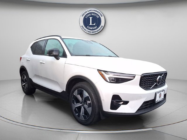 Certified 2026 Volvo XC40 B5 Plus AWD/4WD image 5