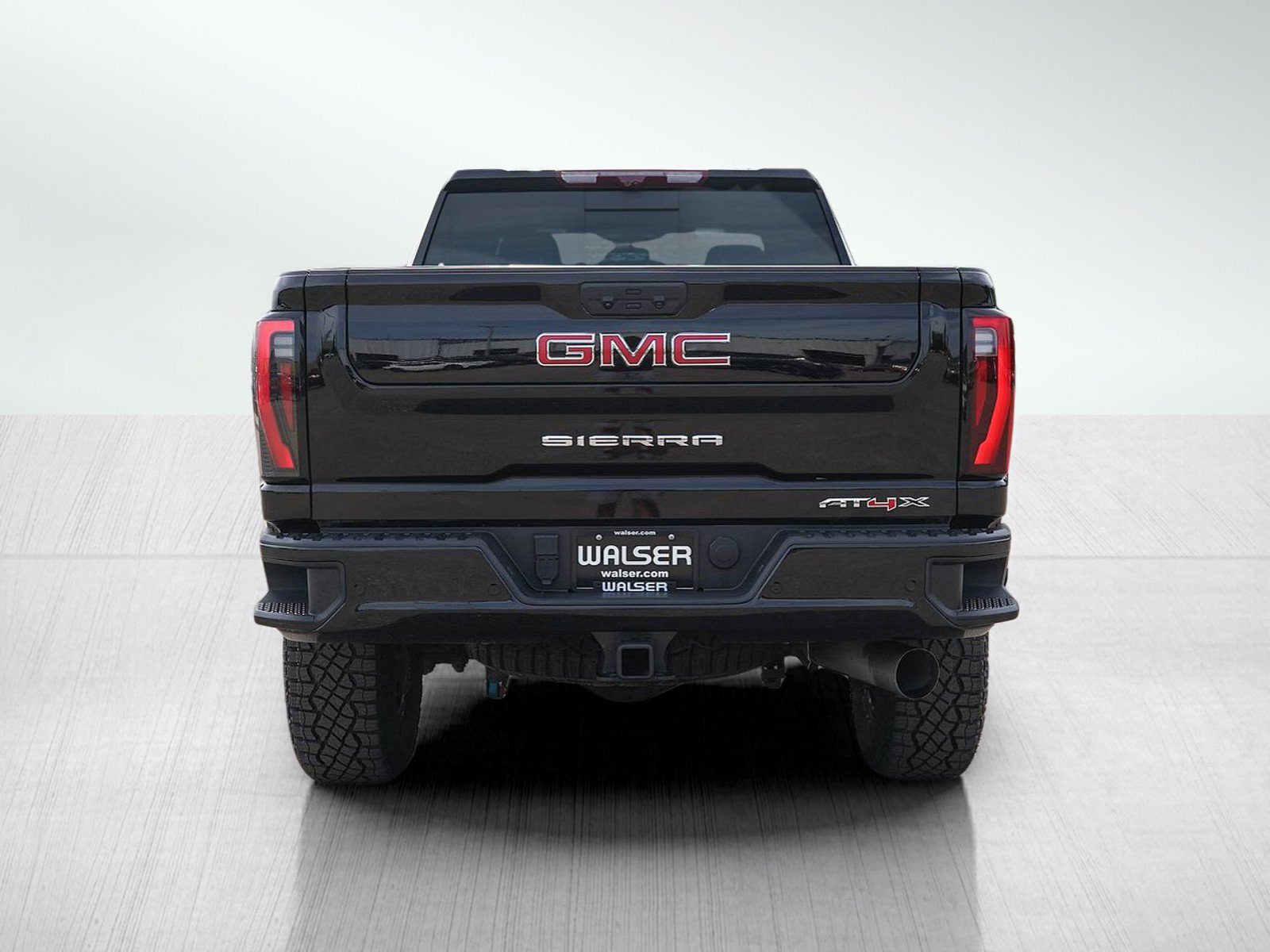 Used 2024 GMC Sierra 2500 AT4X AWD/4WD image 4