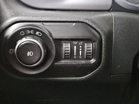 Used 2018 Jeep Wrangler Unlimited Sport AWD/4WD image 31
