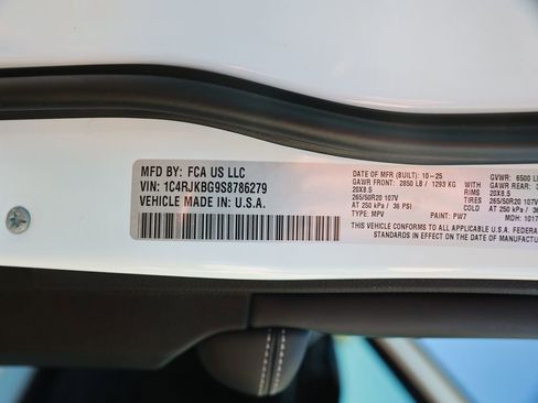 New 2025 Jeep Grand Cherokee L Limited image 34