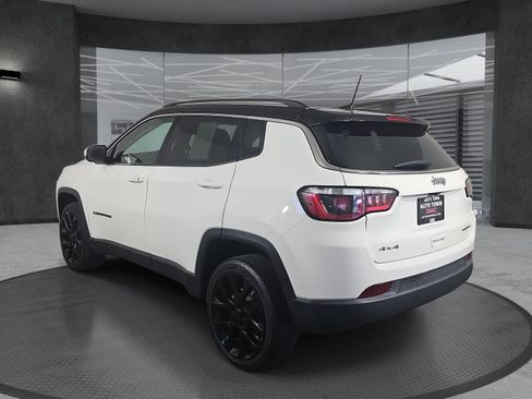 Used 2018 Jeep Compass Limited w/ Navigation Group AWD/4WD image 7