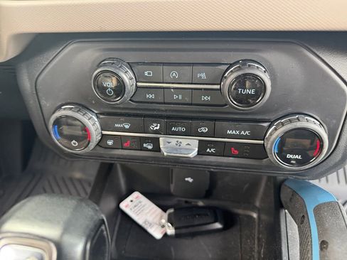 Certified 2023 Ford Bronco Wildtrak image 17