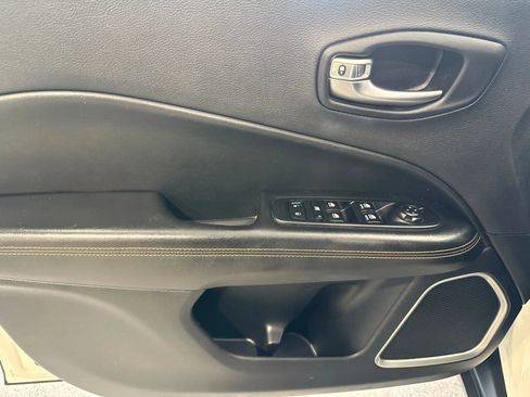 Used 2019 Jeep Compass Limited AWD/4WD image 18