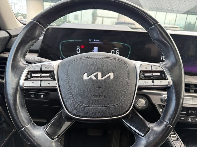 Used 2023 Kia Telluride EX w/ EX Captain's Chair Package AWD/4WD image 15
