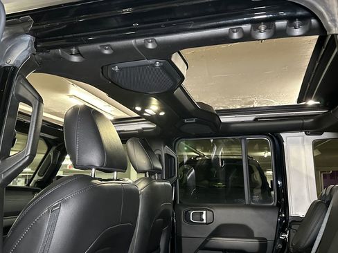 Used 2021 Jeep Wrangler Unlimited Sahara w/ Cold Weather Group image 16