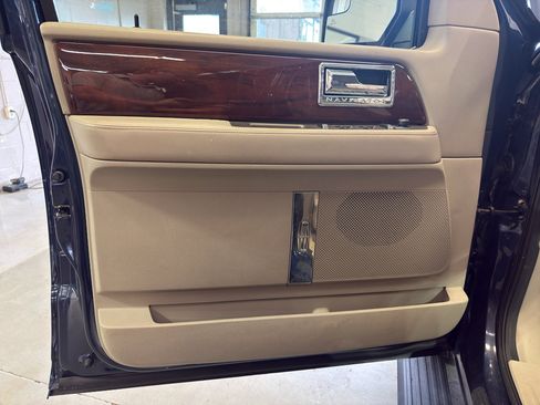 Used 2013 Lincoln Navigator 4WD w/ HD Trailer Tow Pkg image 15