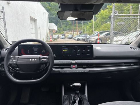 Used 2025 Kia K4 FWD image 33