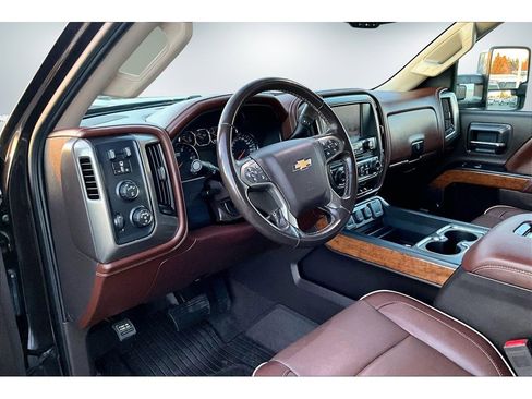 Used 2019 Chevrolet Silverado 3500 High Country w/ Duramax Plus Package image 15