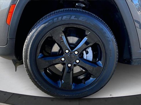 Certified 2023 Jeep Grand Cherokee Altitude image 33