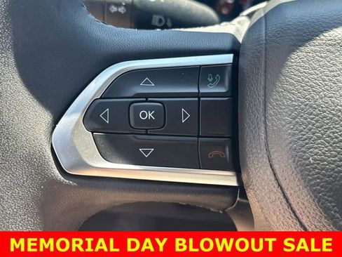 Used 2025 Jeep Compass Latitude AWD/4WD image 23