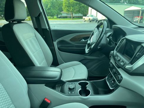 Used 2018 GMC Terrain SLE w/ Driver Convenience Package FWD image 9