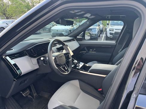 Used 2024 Land Rover Range Rover Sport AWD/4WD image 5