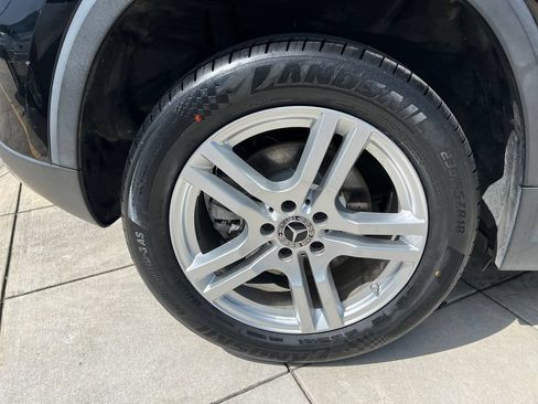 Used 2023 Mercedes-Benz GLA 250 w/ Premium Package image 8