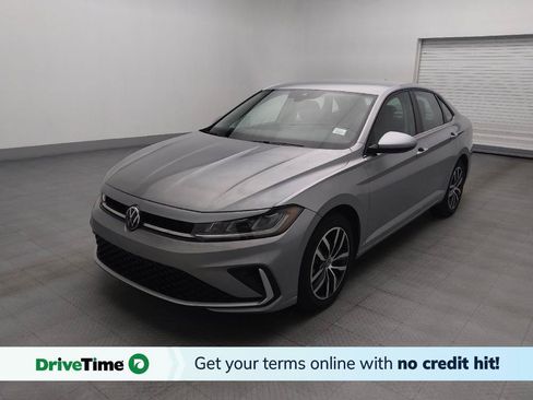 Used 2025 Volkswagen Jetta SE FWD image 1