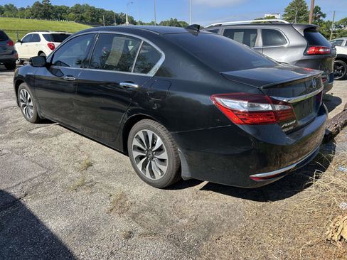 Used 2017 Honda Accord Hybrid Sedan image 3