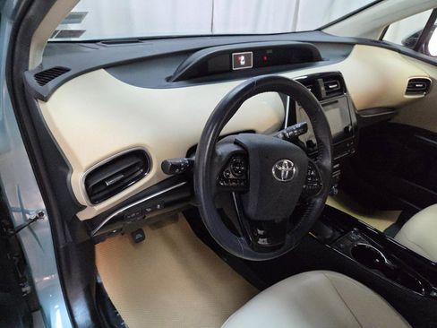 Used 2019 Toyota Prius XLE w/ Advanced Technology Package image 17