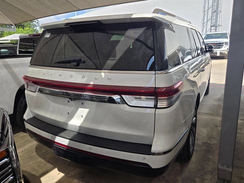 Used 2022 Lincoln Navigator L Reserve RWD image 7