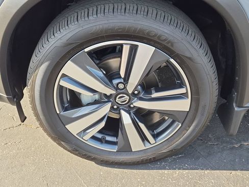 Used 2021 Nissan Rogue Platinum FWD image 10