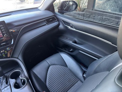Used 2022 Toyota Camry SE FWD image 21
