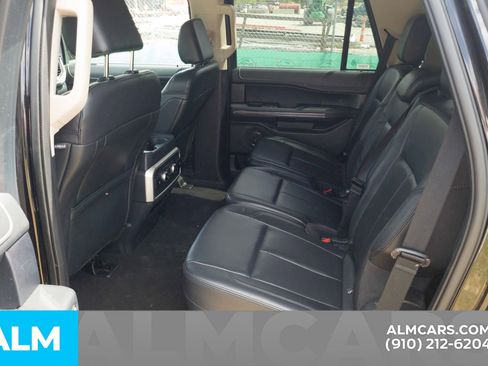 Used 2024 Ford Expedition XLT image 18