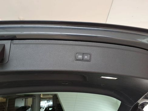 Used 2023 Audi Q5 2.0T Premium w/ Convenience Package AWD/4WD image 11