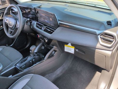 Certified 2025 Chevrolet TrailBlazer LT AWD/4WD image 23