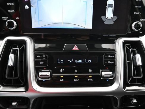 Used 2022 Kia Sorento S image 22