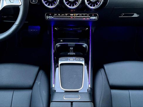 Used 2025 Mercedes-Benz GLA 250 4MATIC image 24