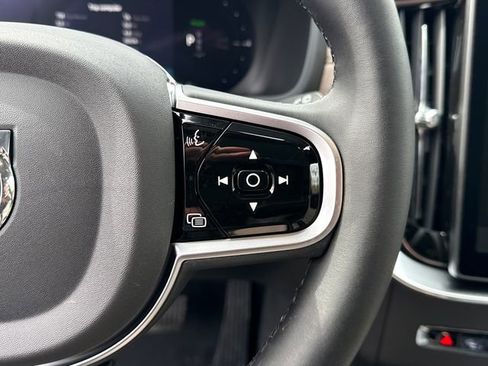 New 2026 Volvo XC90 T8 Plus w/ Protection Package Premier AWD/4WD image 13