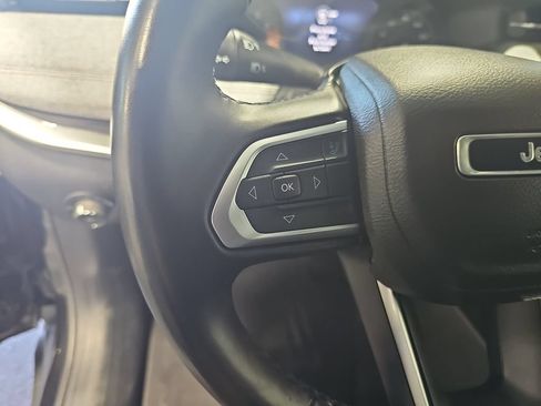 Used 2022 Jeep Compass Latitude w/ Sun and Sound Group AWD/4WD image 16