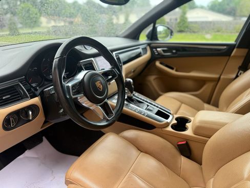 Used 2017 Porsche Macan AWD/4WD image 27