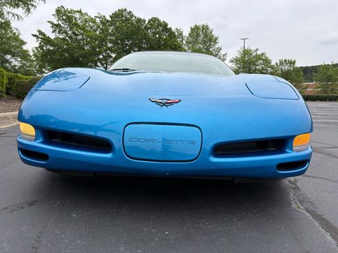 Used 1998 Chevrolet Corvette Coupe RWD image 3