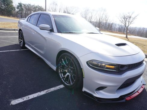 Used 2020 Dodge Charger Scat Pack w/ Plus Group image 3