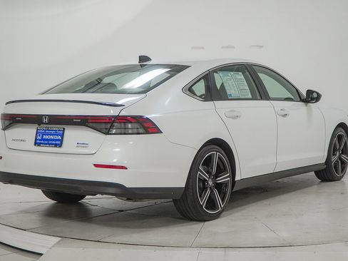 Used 2025 Honda Accord Sport image 10