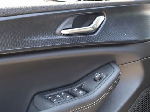 New 2025 Jeep Grand Cherokee Altitude image 22