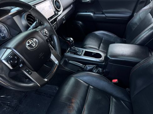 Used 2021 Toyota Tacoma TRD Pro AWD/4WD image 9