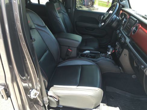 Used 2022 Jeep Wrangler Unlimited Rubicon AWD/4WD image 34