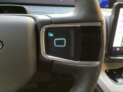 New 2025 Ford Expedition Active image 62