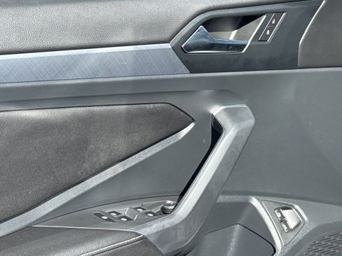 Used 2023 Volkswagen Jetta SE w/ Panoramic Sunroof Package image 15