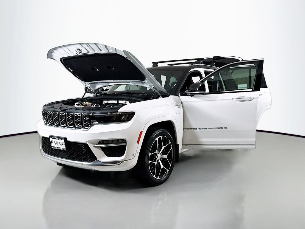 Used 2022 Jeep Grand Cherokee Summit AWD/4WD image 24