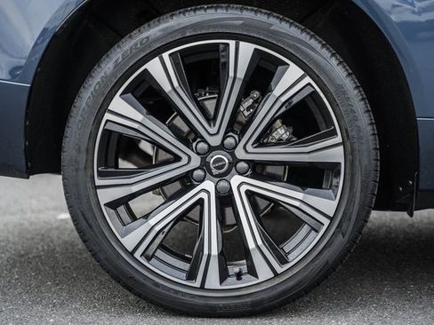 Used 2023 Volvo XC60 B5 Ultimate w/ Climate Package image 18