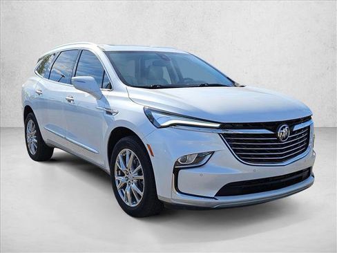 Used 2023 Buick Enclave Essence w/ Experience Buick Package image 3