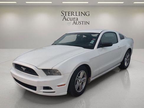 Used 2014 Ford Mustang V6 w/ Equipment Group 102A image 1