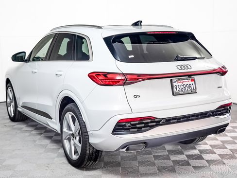 Certified 2025 Audi Q5 Prestige image 2