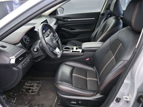 Used 2024 Nissan Altima 2.5 SR image 16